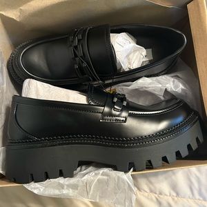 Womens Size 8 Steve Madden Loafer